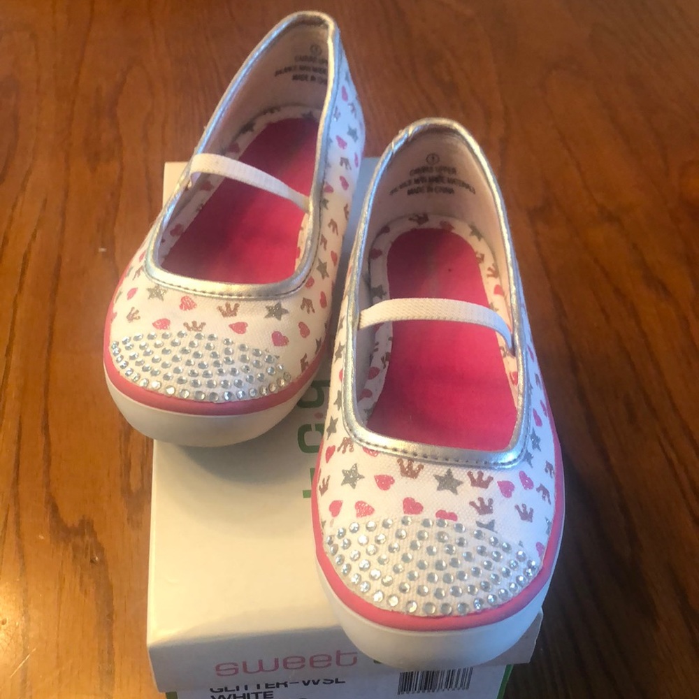 Girls slip on shoe